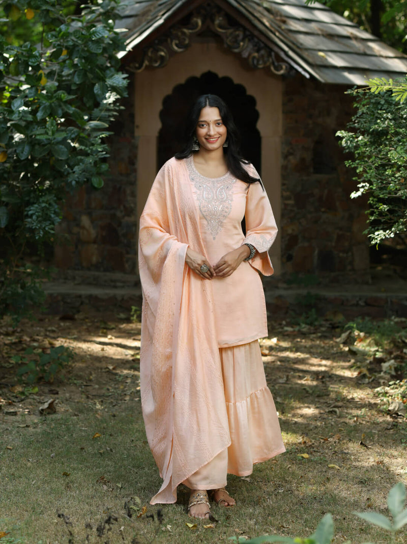 Peach Jari Embroidered Kurta Set Dupatta