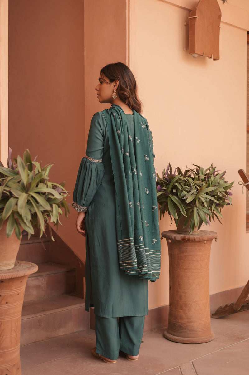 Regal Aura Silk Kurta Set With Dupatta