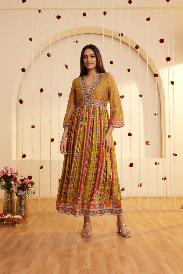 Mustard yellow Soirée Chinnon-chiffon dress